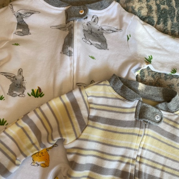 Burt’s Bee’s baby sleepers - Picture 2 of 2